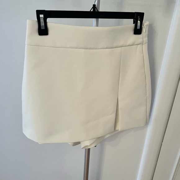 White skort WORN ONCE - Picture 1 of 4